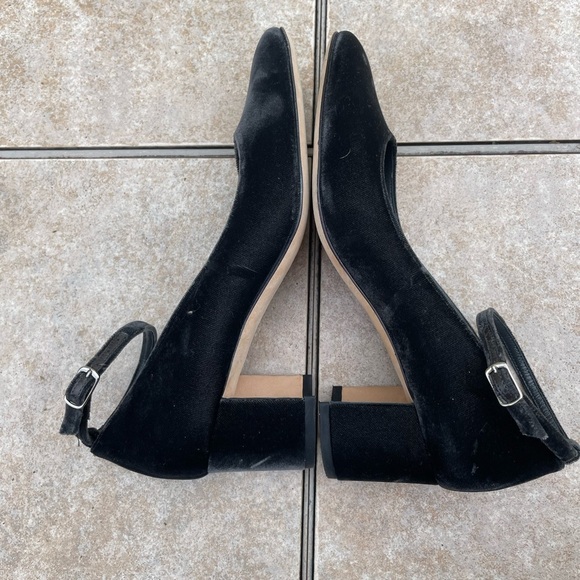 Manolo Blahnik Listony Strap 50 - Picture 14 of 16